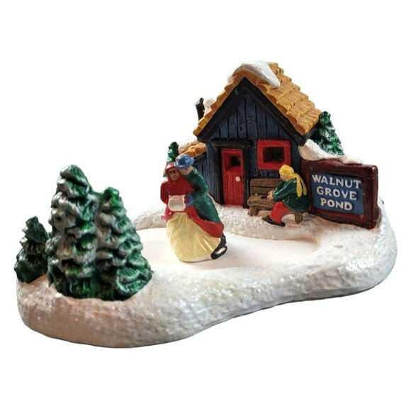 Vintage Christmas Village Walnut Grove Pond Ceramic Bonus Skaters  JH1807200 - Picture 1 of 6